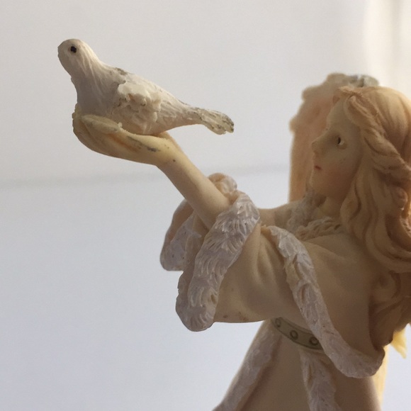 YANKEE CANDLE | Angel Tea Light Holder - Picture 9 of 10